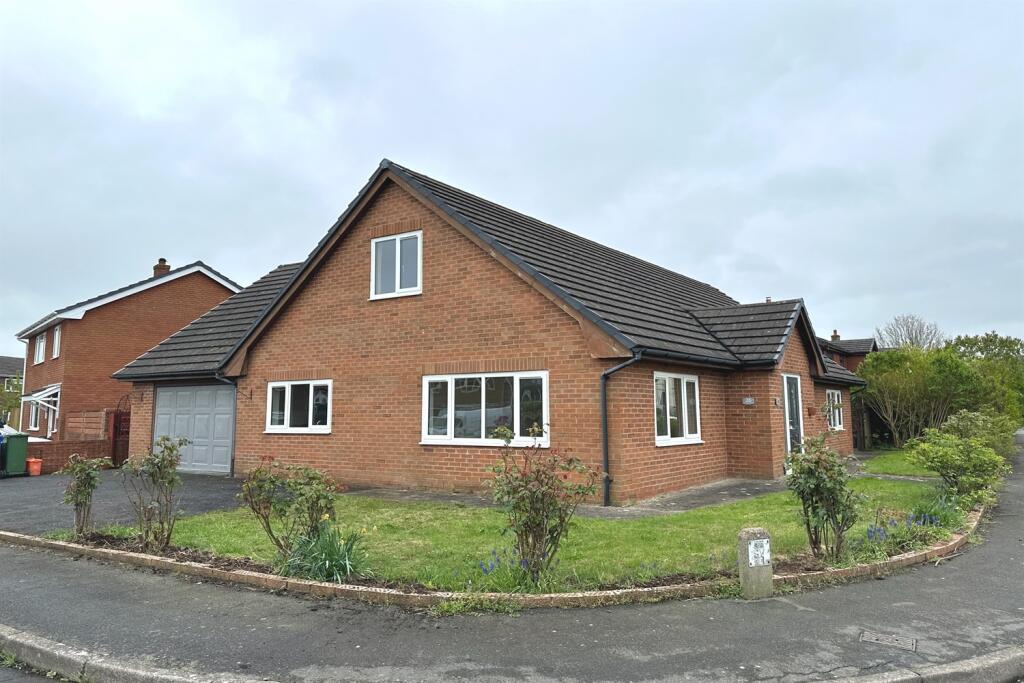 Main image of property: Llawr Y Dyffryn, Ruthin