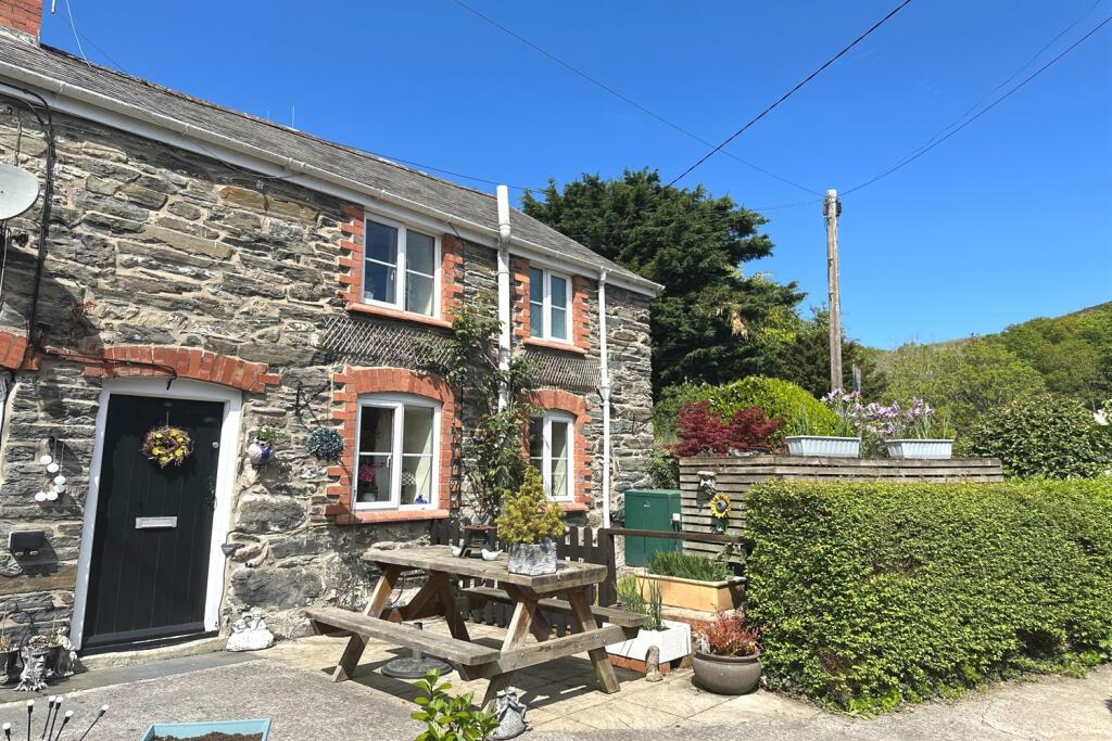 Main image of property: 1 Red Lion Terrace, Ruthin