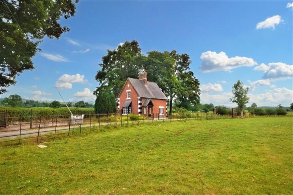 Main image of property: Llwyn Ynn Lodge, Llanfair DC, Ruthin