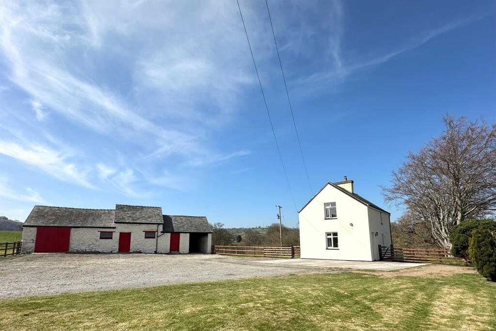 Main image of property: Cae Faes, Corwen