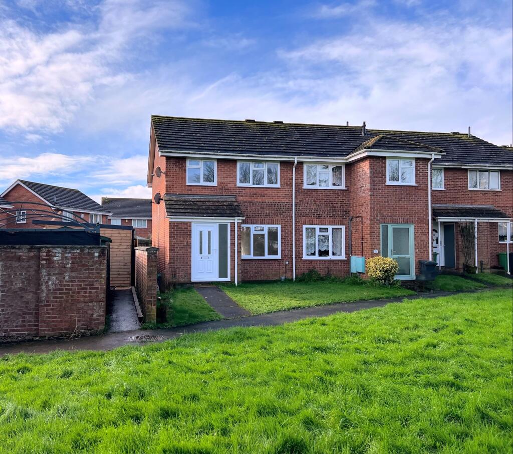 3 bedroom end of terrace house for sale in Cliff Bastin Close, Broadfields, Exeter, EX2 5QW, EX2