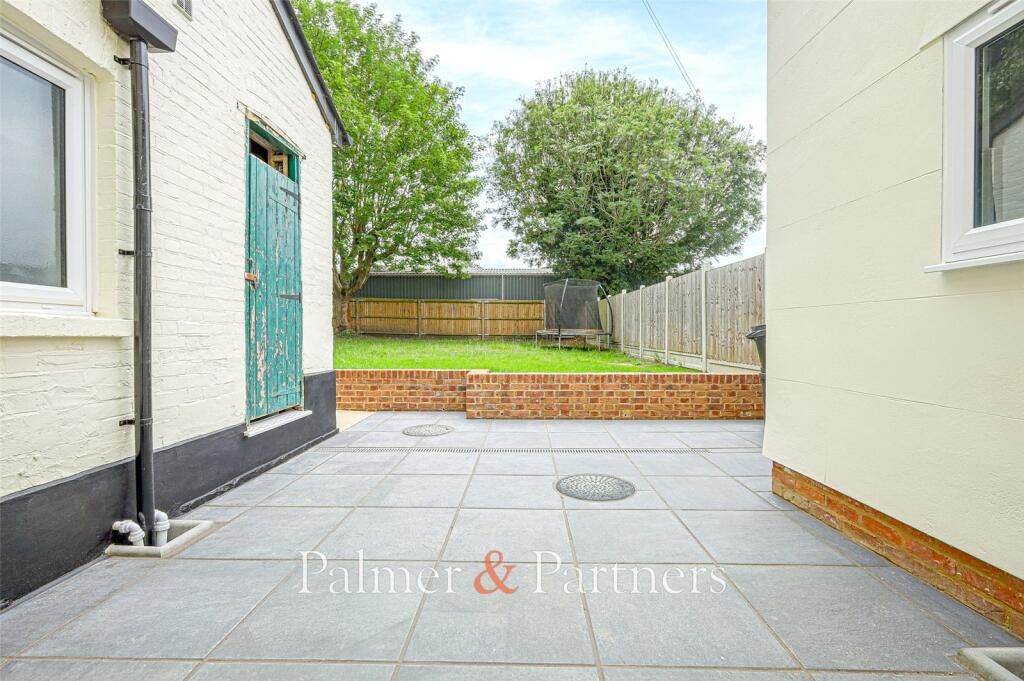Main image of property: Coggeshall Road, Braintree, Essex, CM7