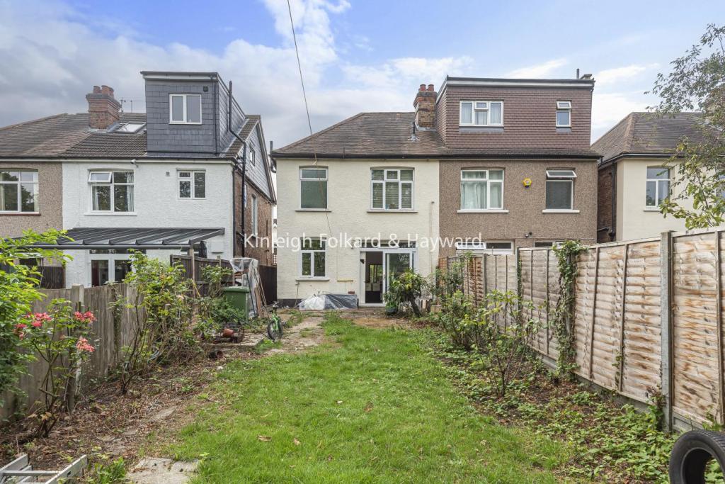 3 bedroom semidetached house for sale in Bellingham Road, Catford, SE6