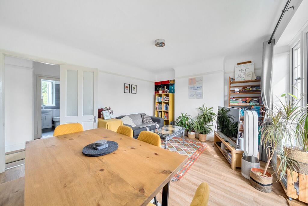 Main image of property: Bromley Road, Catford, London, SE6