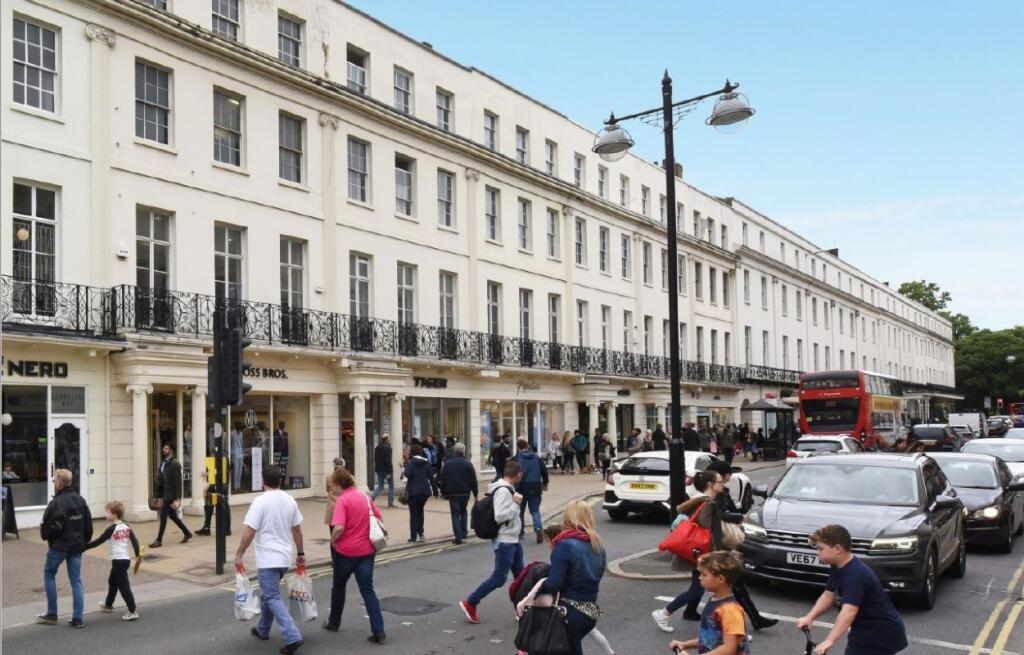 Additional property image - 38 The Parade, Leamington Spa, Warwickshire, CV32 4DN