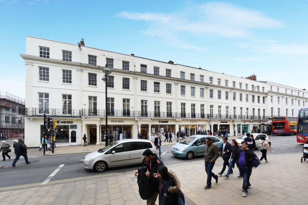 Additional property image - 38 The Parade, Leamington Spa, Warwickshire, CV32 4DN