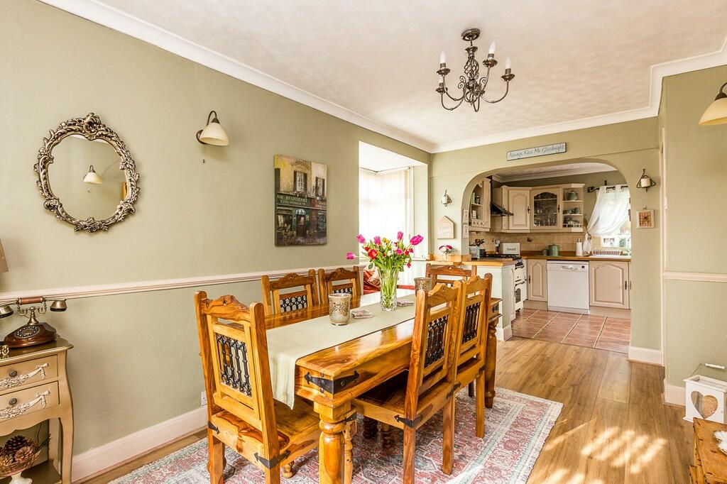 3 bedroom detached house for sale in Wharf Road, Higham Ferrers, NN10