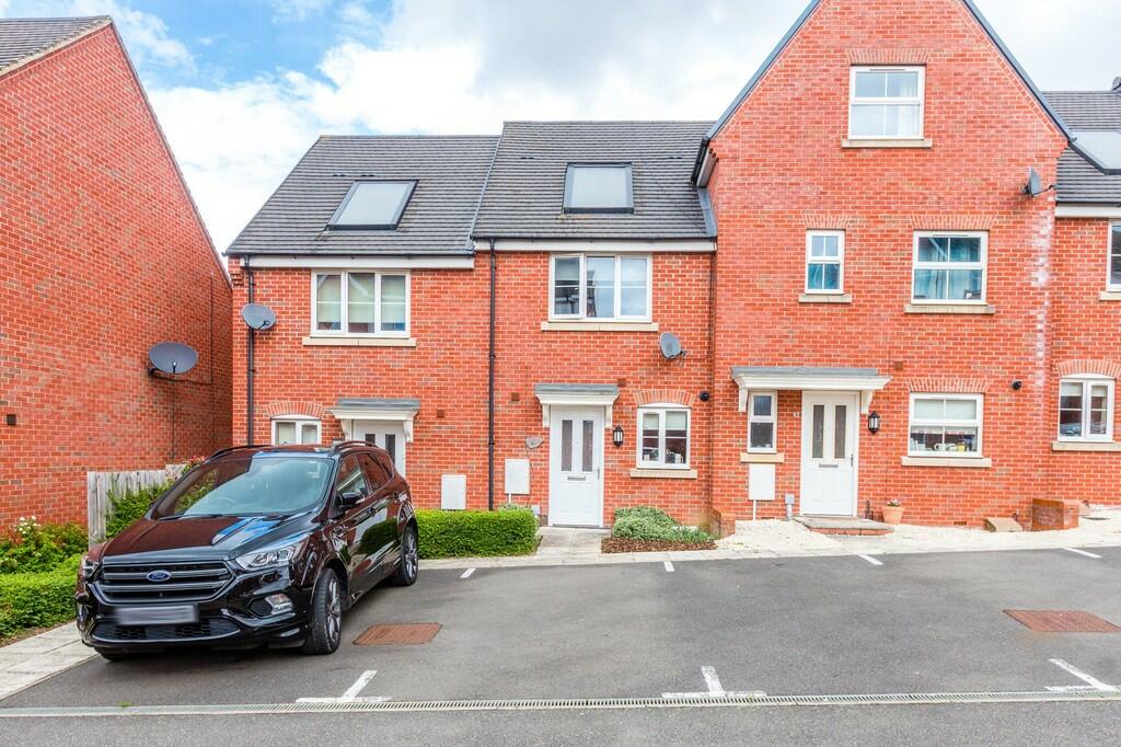 2 bedroom terraced house for sale in Tyne Way, Rushden, NN10