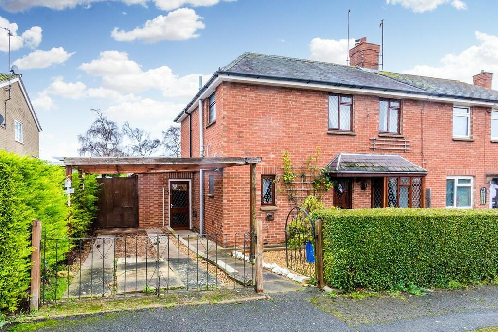 3 bedroom semidetached house for sale in Miller Street, Raunds, NN9