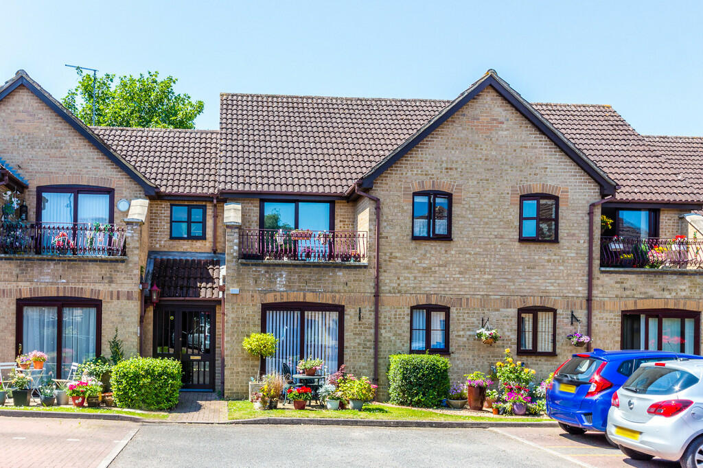 2 bedroom apartment for sale in Russell Court, Rushden, NN10