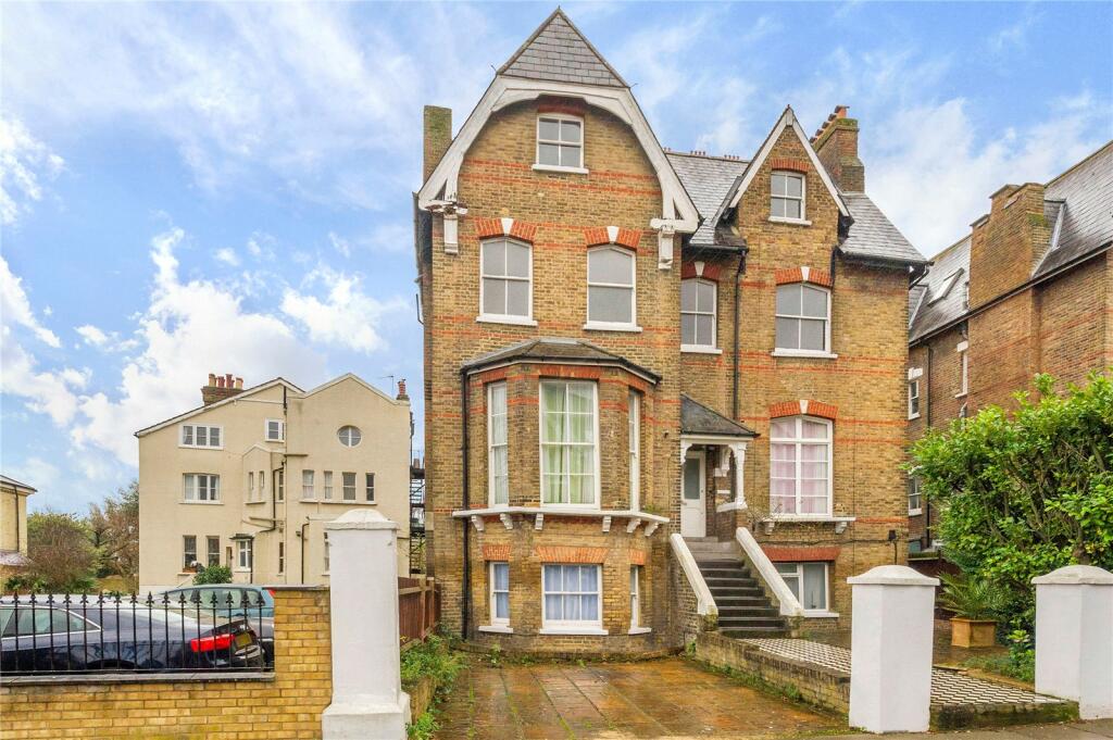 2 bedroom flat for rent in Kings Road,
Richmond, TW10