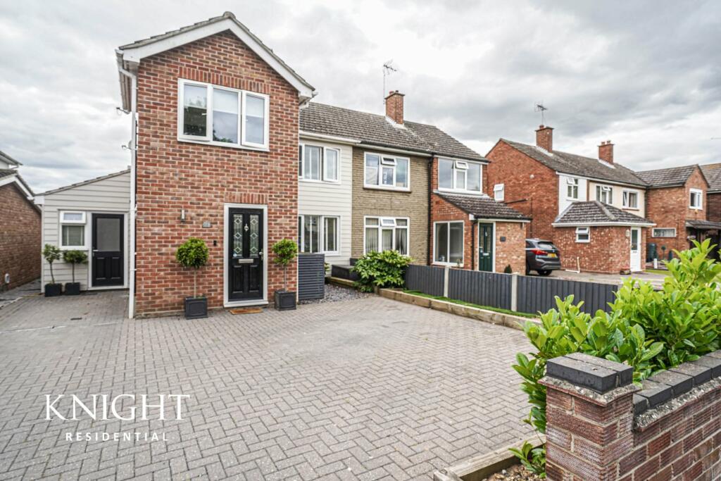 5 bedroom semidetached house for sale in Winstree Road, Stanway