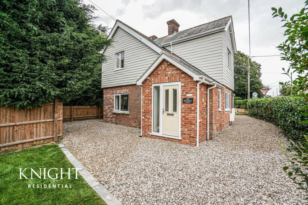 3 bedroom detached house for sale in Bradfield Road, Wix, Manningtree, CO11