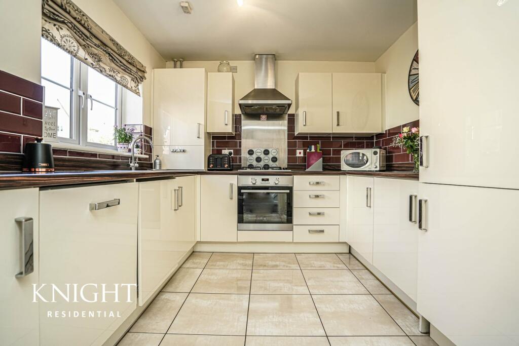 Additional property image - Magpie Chase, Stanway, Colchester, CO3