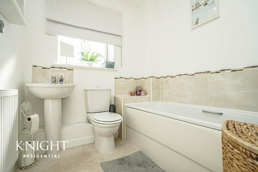 Additional property image - Magpie Chase, Stanway, Colchester, CO3