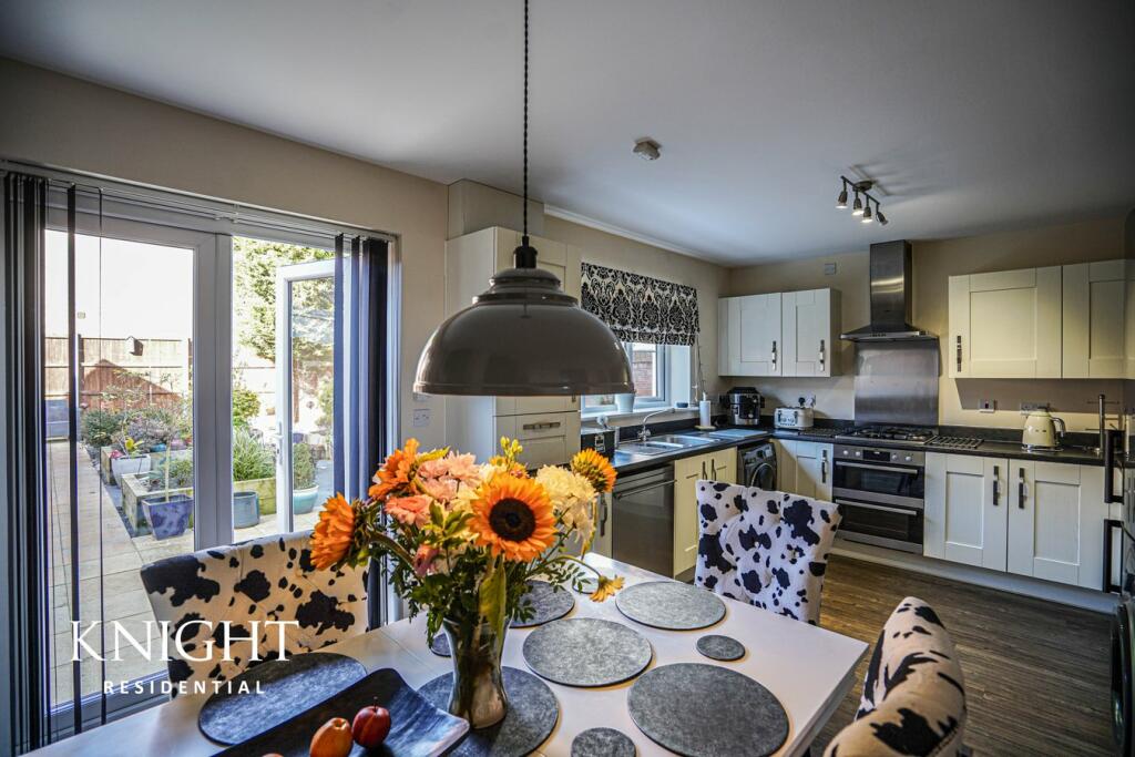 Additional property image - Magpie Chase, Stanway, Colchester, CO3