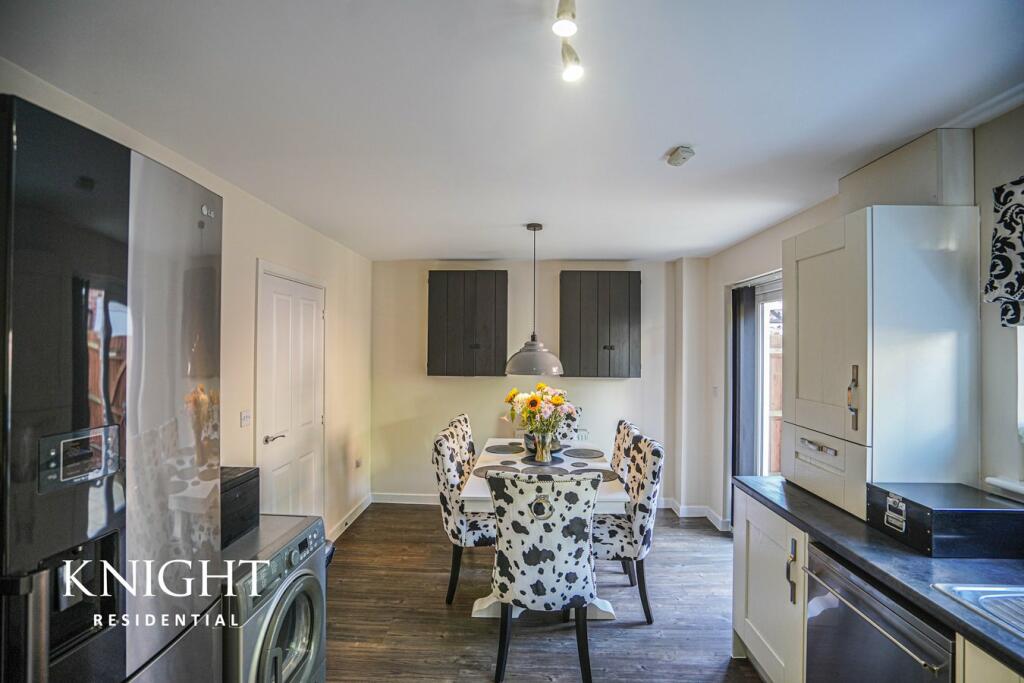 Additional property image - Magpie Chase, Stanway, Colchester, CO3