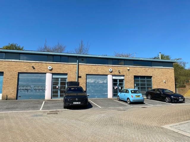 Main image of property: Unit 9-11, Apex Business Centre, Boscombe Road, Dunstable, Bedfordshire, LU5