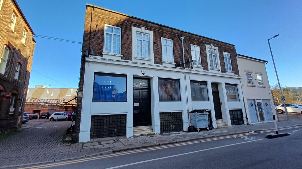 Main image of property: 22B Guildford Street, Luton, Bedfordshire, LU1