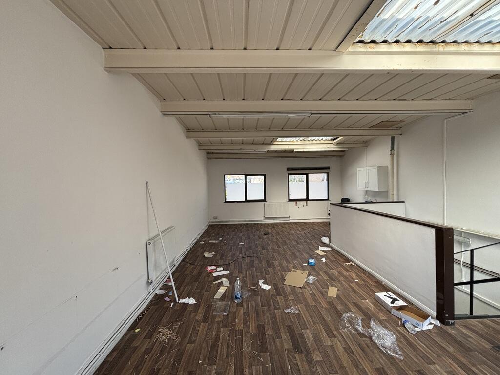 Main image of property: Unit D, Abbeygate Business Centre, Hitchin Road, Luton, Bedfordshire, LU2