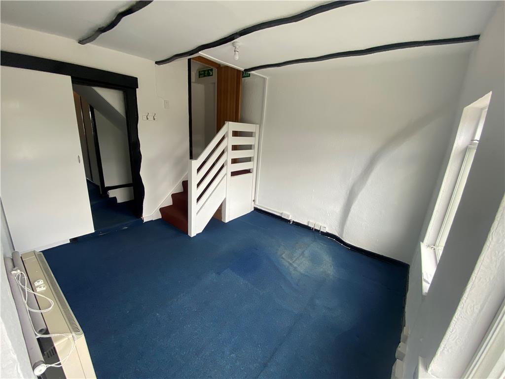Main image of property: Squires Place, 4 High Street, Toddington, Dunstable, Bedfordshire, LU5