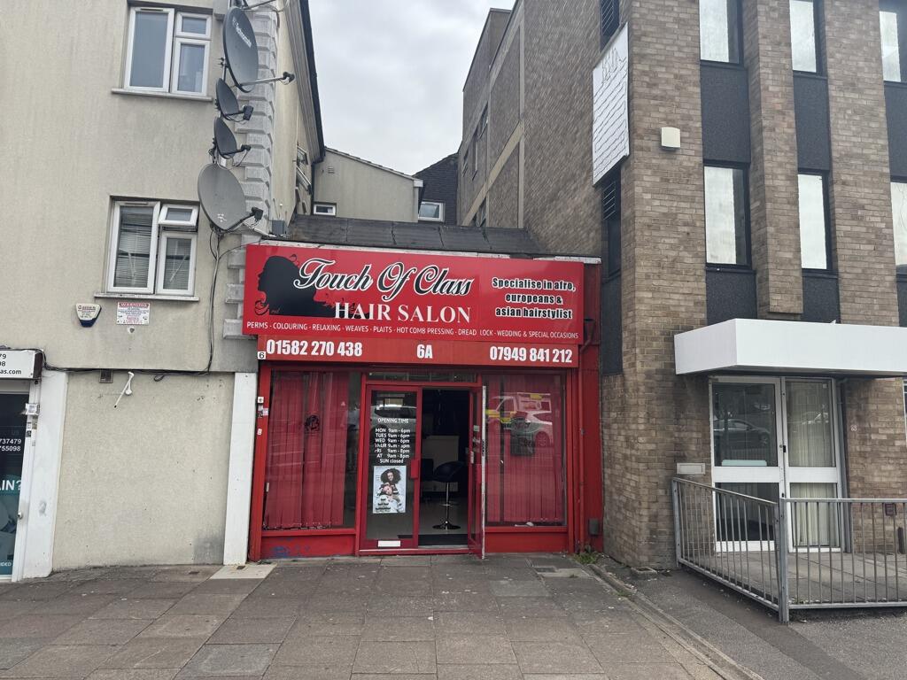 Main image of property: 6a Dunstable Road, Luton, Bedfordshire, LU1