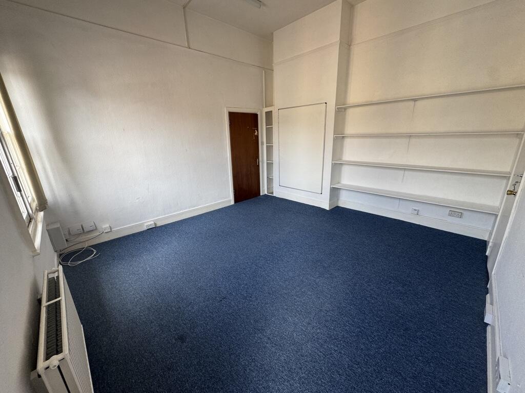 Main image of property: Room 4, 5 Grove Place, Bedford, Bedfordshire, MK40