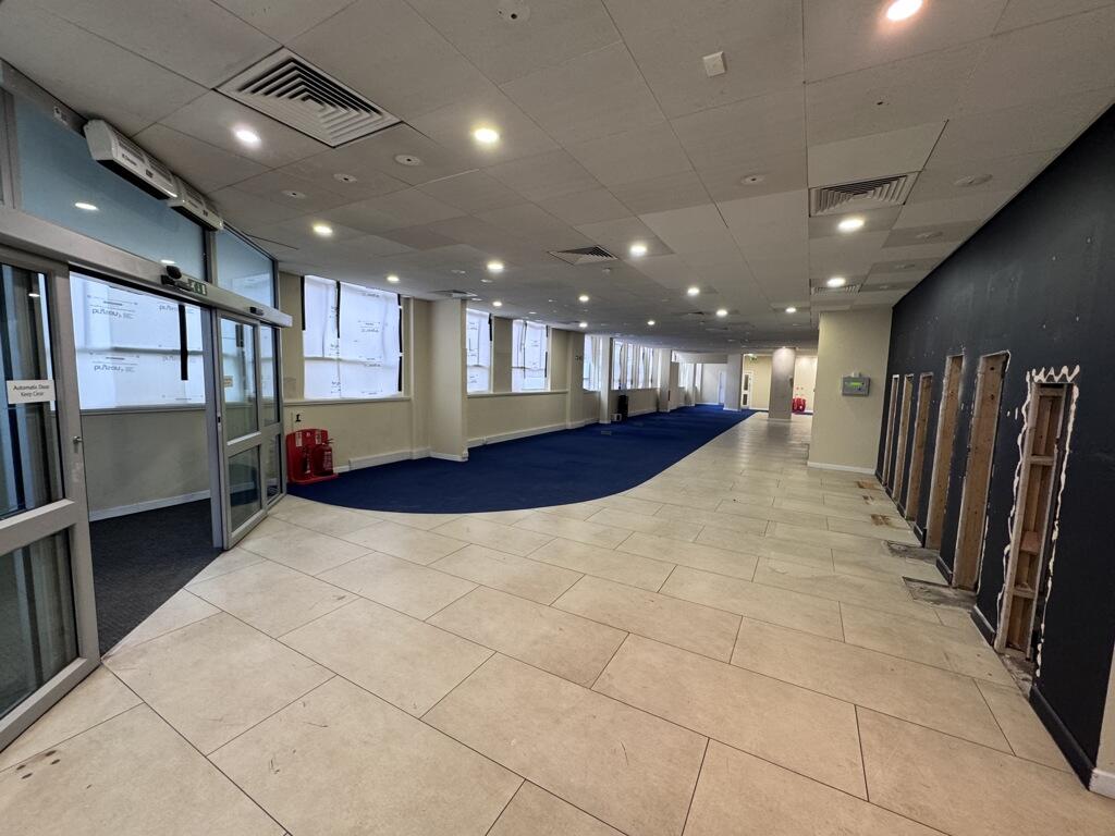 Main image of property: 109 - 111 High Street, Bedford, Bedfordshire, MK40