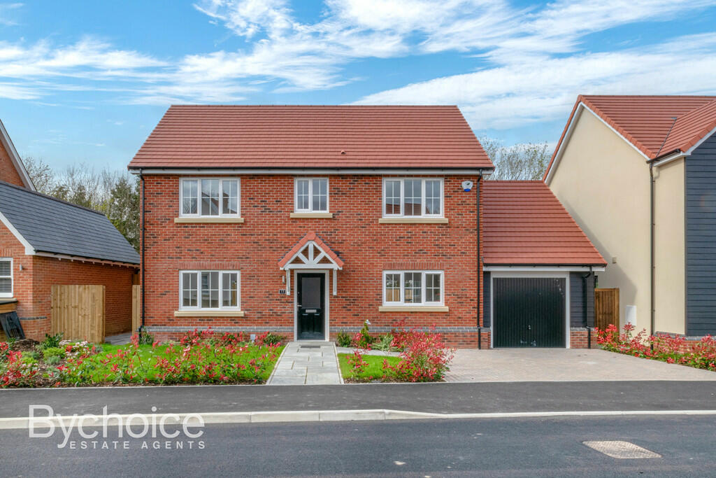 4 bedroom detached house for sale in Willow Mews, Cockfield, IP30