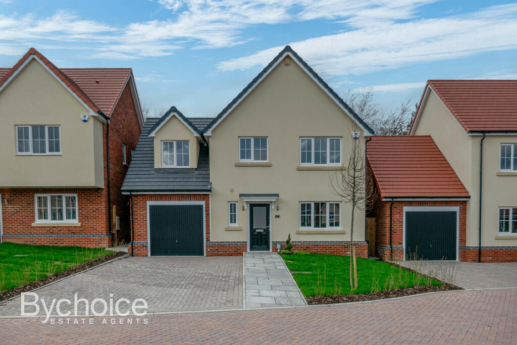 4 bedroom detached house for sale in Willow Mews, Cockfield, IP30