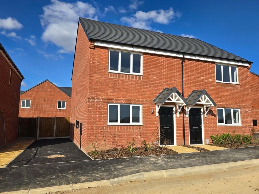 2 bedroom semidetached house for sale in Copperfields, Old Newton, IP14