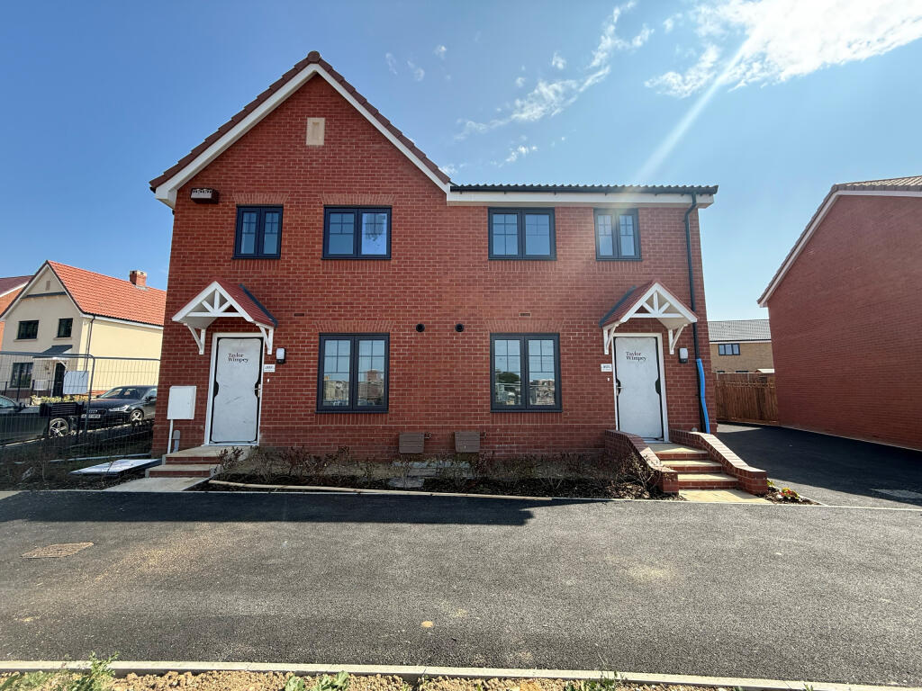 Main image of property: Harness Maker Way, Hethersett, Norwich, Norfolk