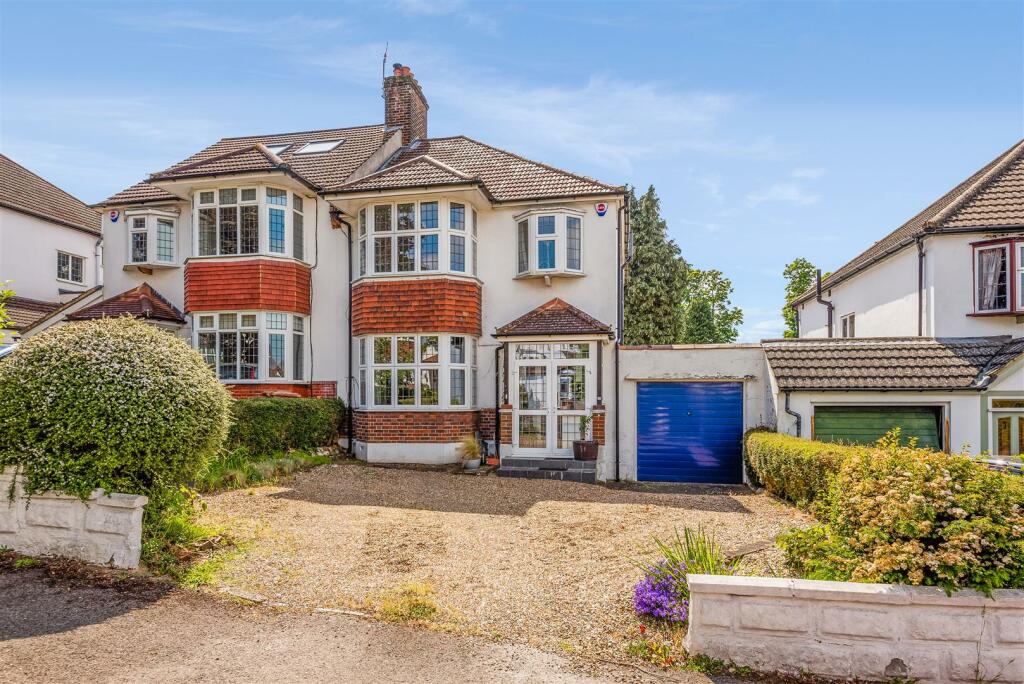 3 bedroom semidetached house for sale in Wilmot Way, Banstead, SM7