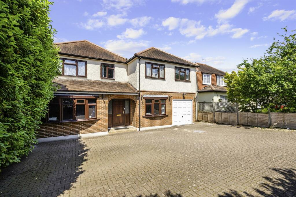 6 bedroom detached house for sale in Nork Way, Banstead, SM7