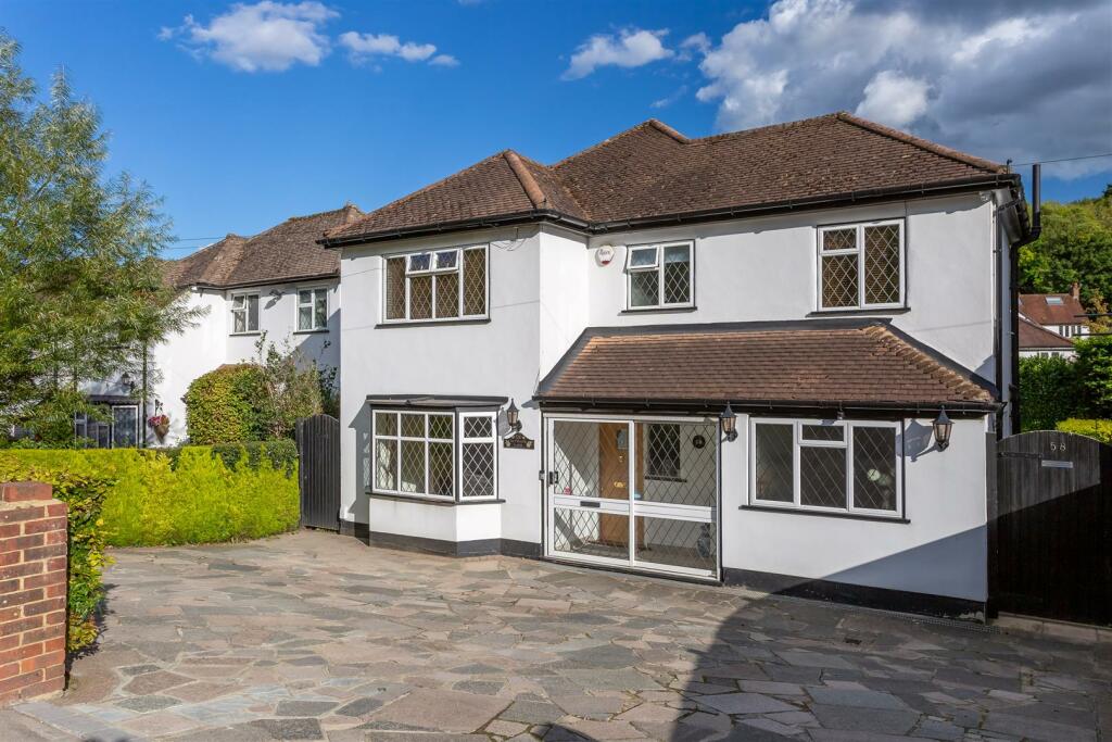 4 bedroom detached house for sale in Outwood Lane, Chipstead, Coulsdon, CR5