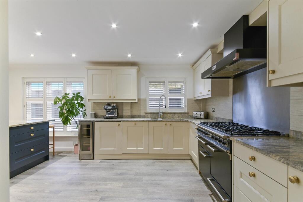 Additional property image - Water Mead, Chipstead, Coulsdon