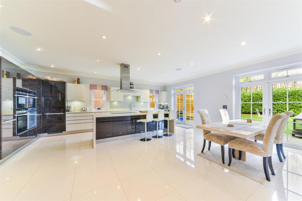 Additional property image - High Oaks Close, Coulsdon
