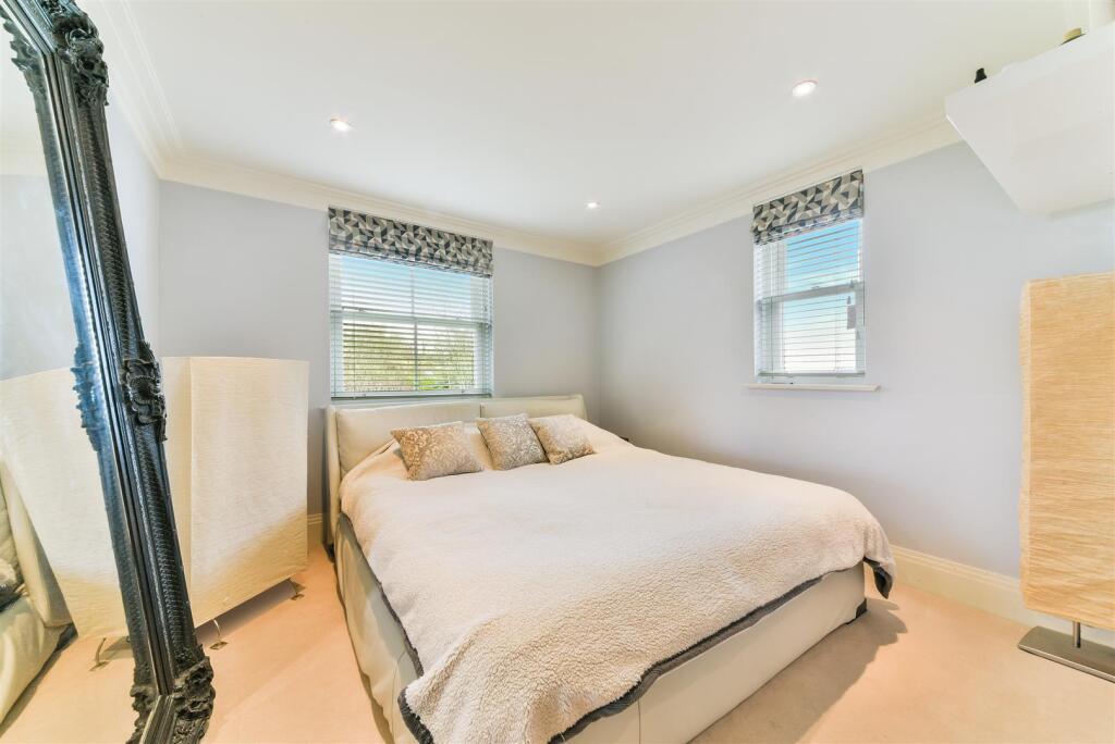 Additional property image - High Oaks Close, Coulsdon