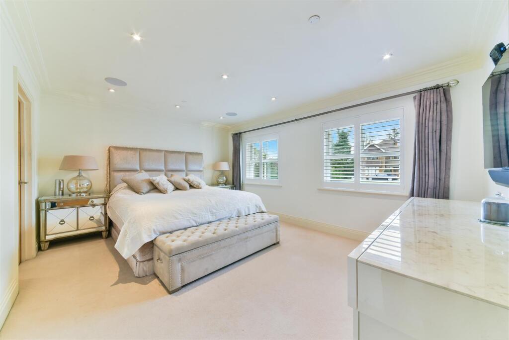 Additional property image - High Oaks Close, Coulsdon