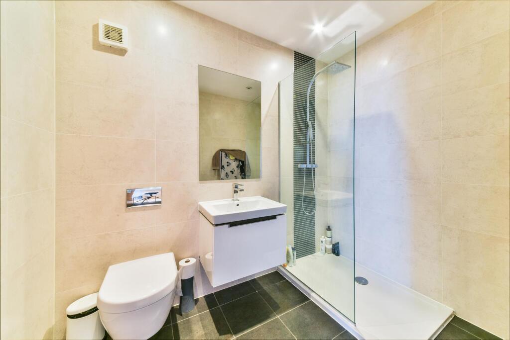 Additional property image - High Oaks Close, Coulsdon