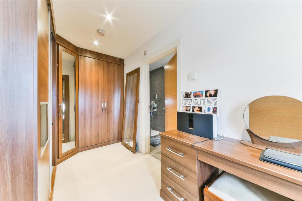 Additional property image - High Oaks Close, Coulsdon