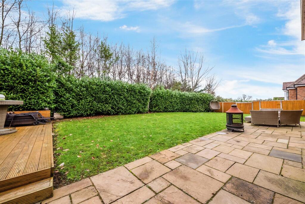 Additional property image - High Oaks Close, Coulsdon