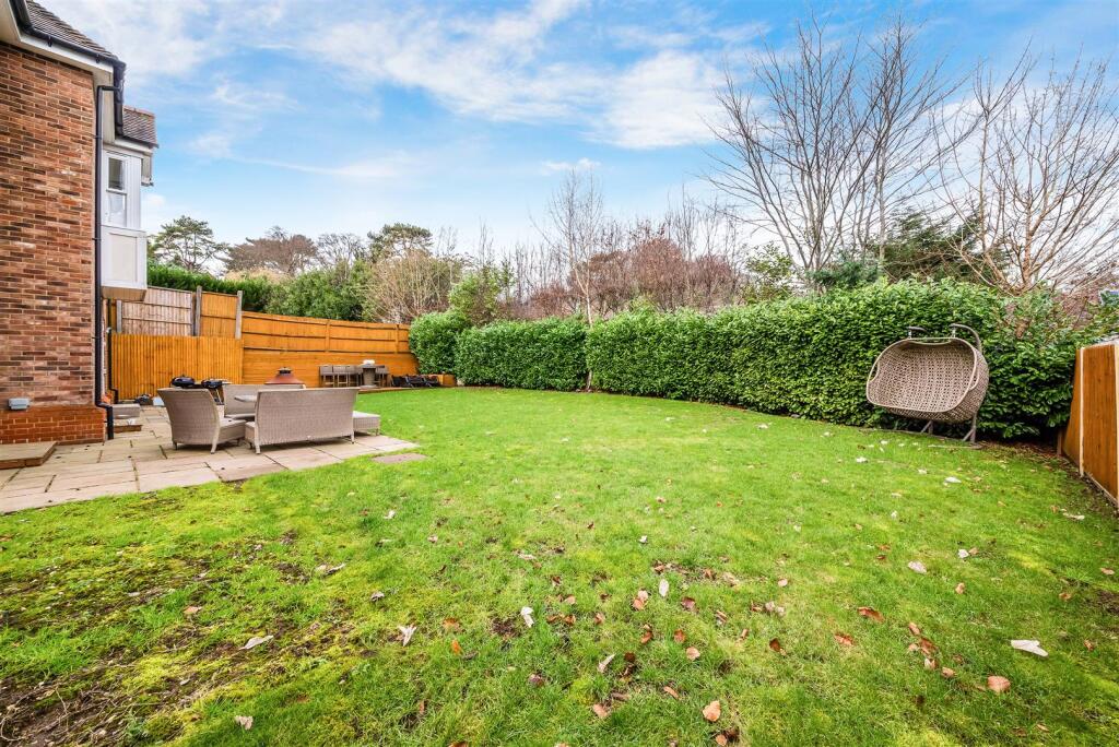 Additional property image - High Oaks Close, Coulsdon