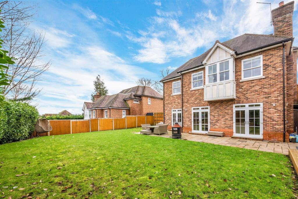 Additional property image - High Oaks Close, Coulsdon
