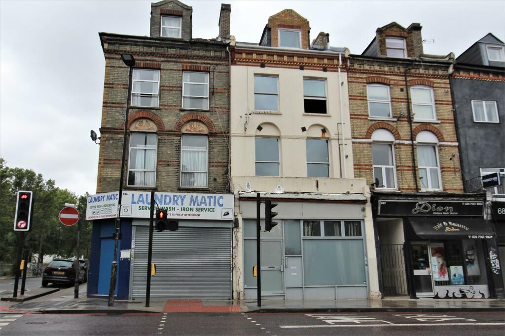 5 bedroom terraced house for sale in Holloway Rd, Archway, N19