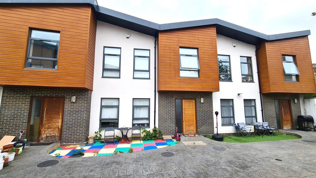 Main image of property: Homelink Terrace, Wood Green, N22