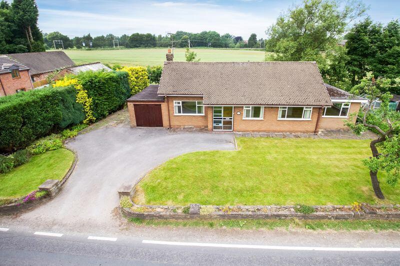 3 bedroom bungalow for sale in Moss Road, Congleton, CW12