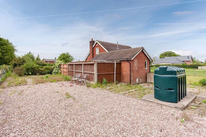 Additional property image - Giantswood Lane, Somerford Booths
