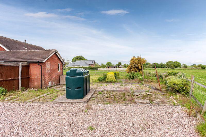 Additional property image - Giantswood Lane, Somerford Booths