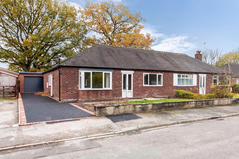 2 bedroom semidetached bungalow for sale in Abbotts Close, Mossley